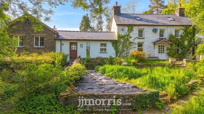 3 bed property, in Bwlchllan, £649,950