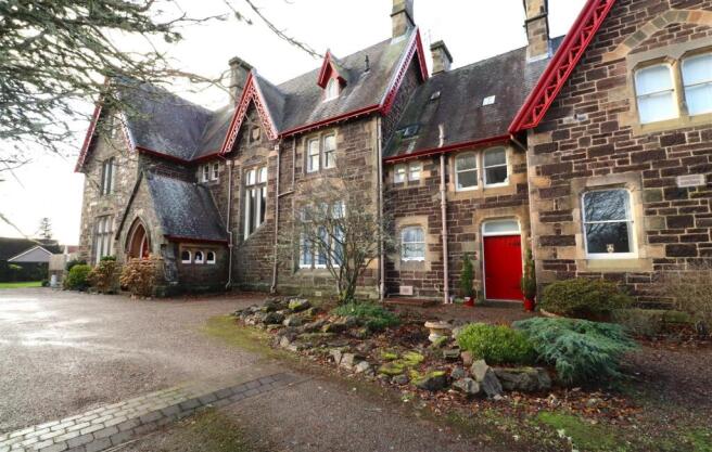 2 bed property, in 1A Heatherley House, £199,000