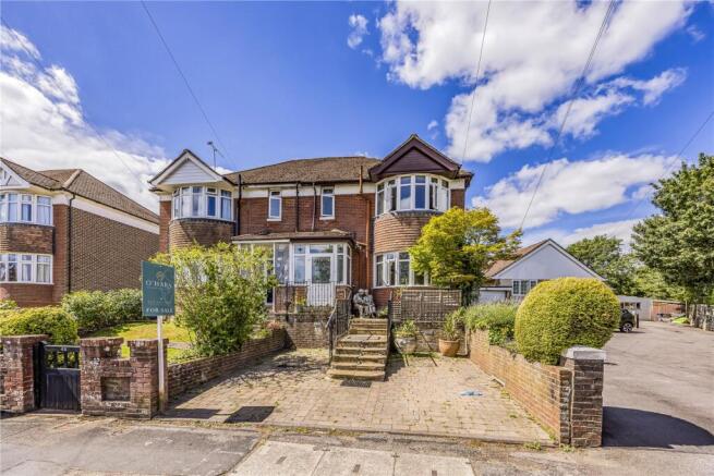 4 bed property, in Stakes Hill Road, £430,000