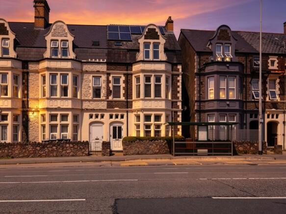 6 bed property, in Newport Road, £450,000