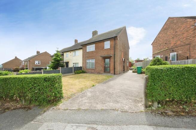 3 bed property, in Mountfield Drive, £160,000