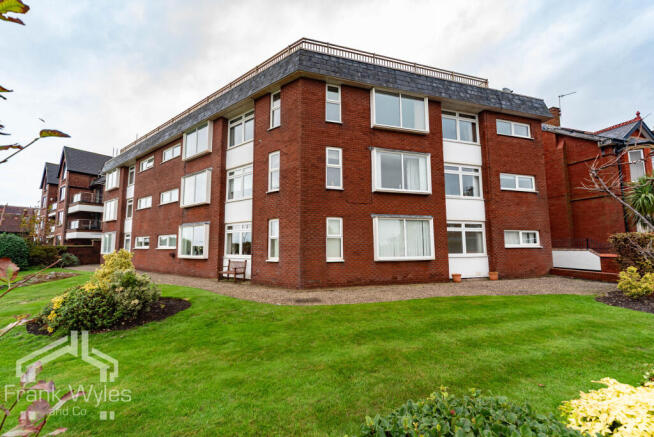 2 bed property, in High Legh, £280,000