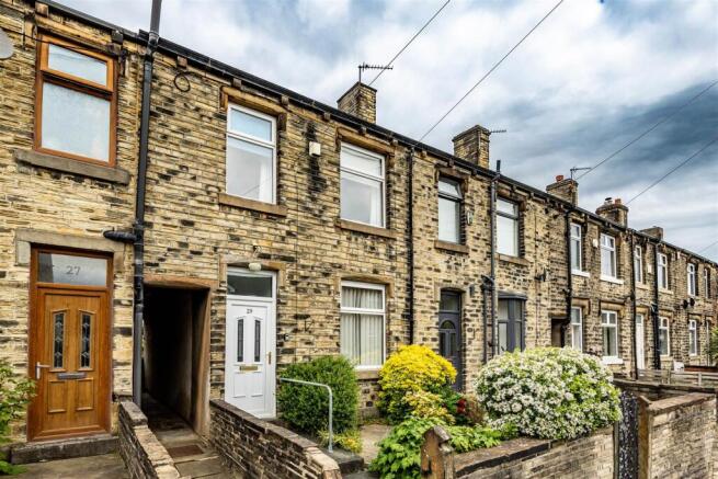 3 bed property, in Dyson Street, £175,000