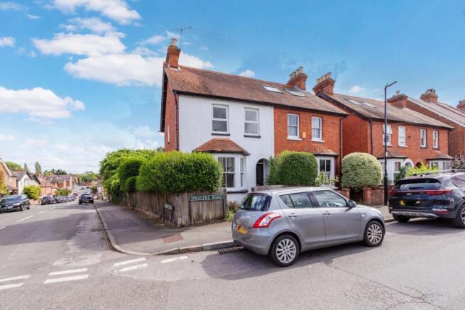 3 bed property, in Spencers Road, £575,000