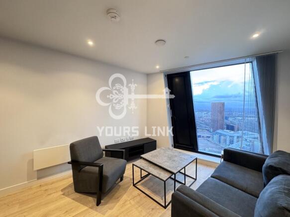 2 bed property, in Whitworth Street West, £265,000