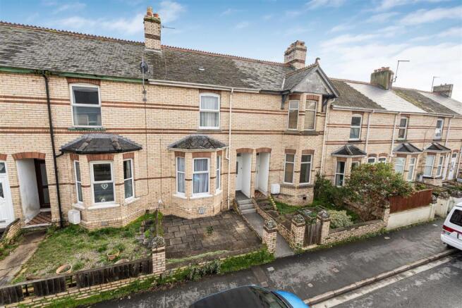 3 bed property, in Deer Park Road, £290,000