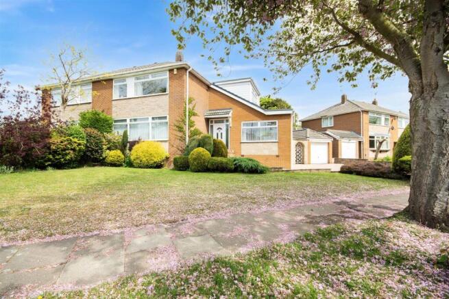 4 bed property, in Newman Road, £320,000