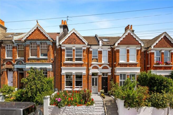 3 bed property, in Edburton Avenue, £775,000