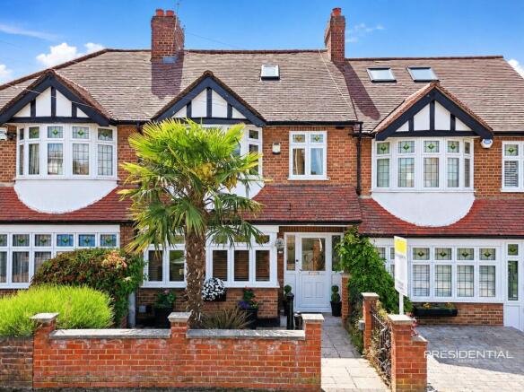 4 bed property, in Turpins Lane, £600,000