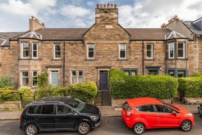 4 bed property, in 13/1 Scone Gardens, £425,000