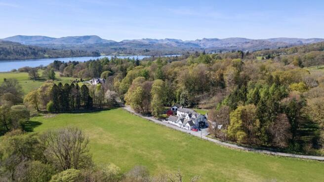 4 bed property, in Ambleside Road, £550,000