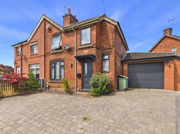 3 bed property, in Whinney Lane, £235,000