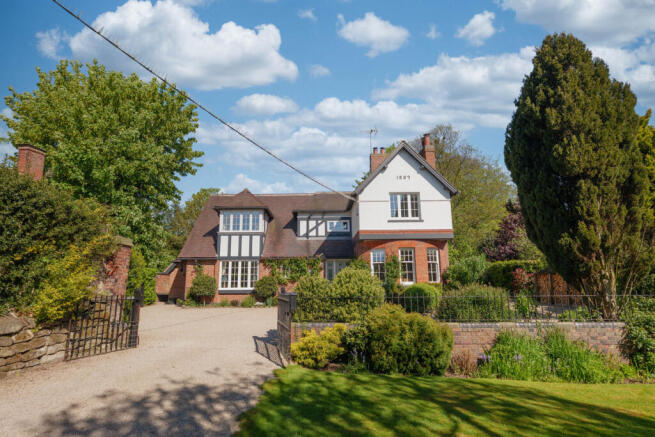 4 bed property, in Main Road Newton Regis Tamworth, £1,150,000