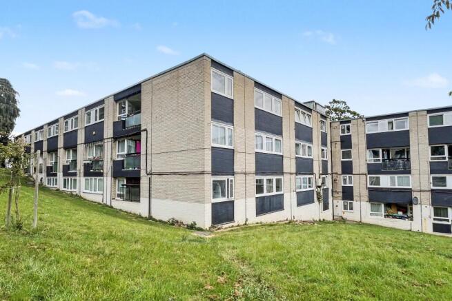 3 bed property, in Whitlock Drive, £250,000