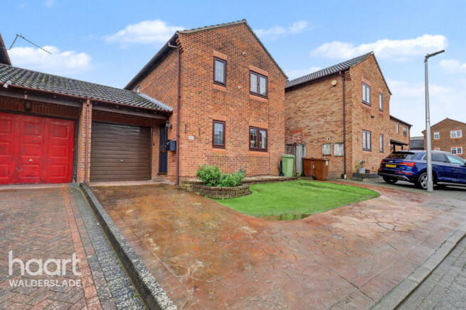 3 bed property, in Wiltshire Close, £375,000