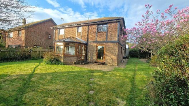 4 bed property, in Nansen Close, £525,000
