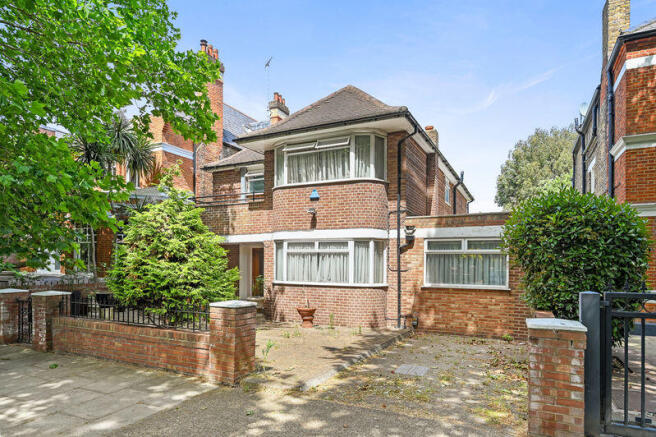 5 bed property, in Barrowgate Road, £3,200,000
