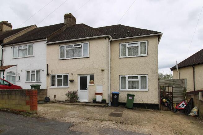 5 bed property, in Highmeadow Crescent, £700,000
