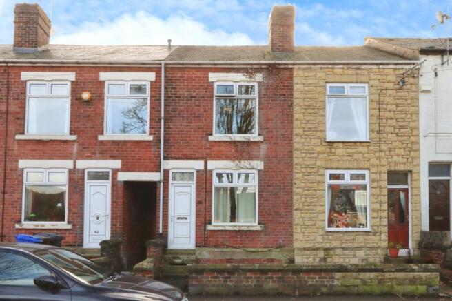 3 bed property, in Cliffefield Road, £230,000