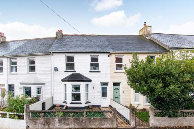 4 bed property, in Clarence Road, £230,000