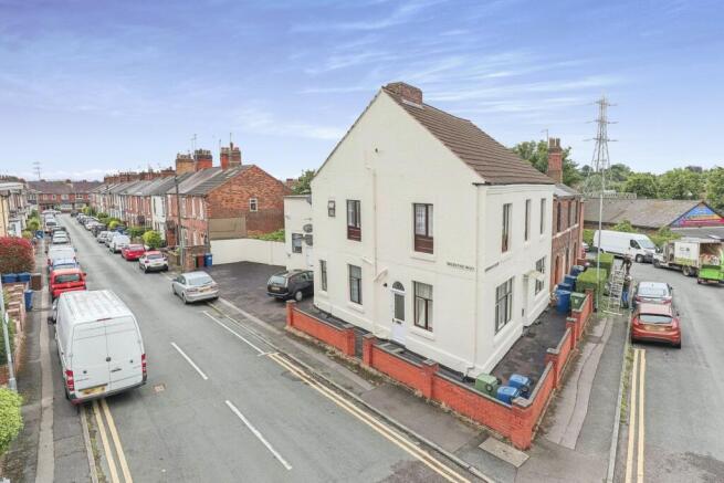 6 bed property, in Shrewsbury Road, £475,000
