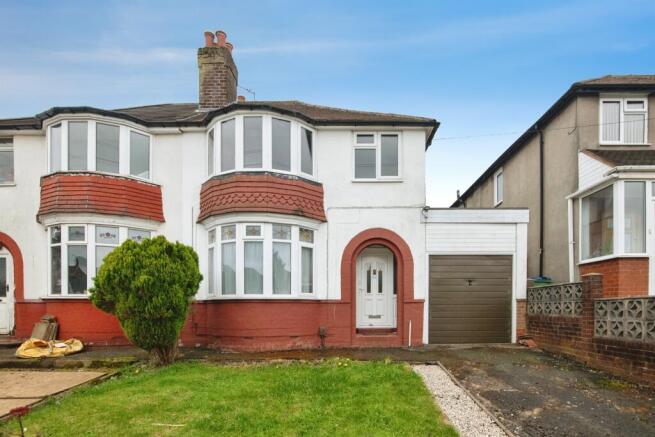 3 bed property, in Poplar Avenue, £250,000