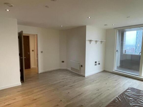 2 bed property, in One Regent, £270,000