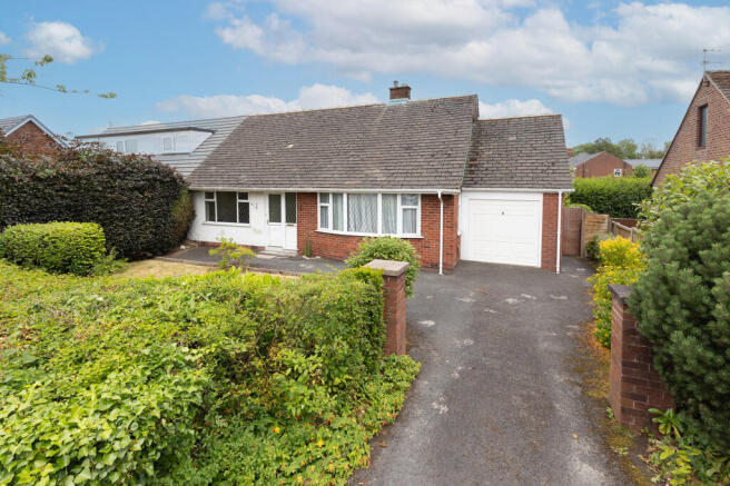 2 bed property, in Cop Lane, £250,000