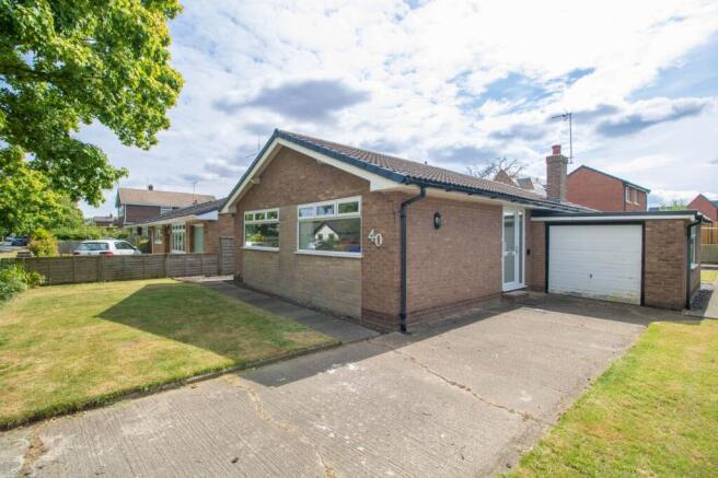 2 bed property, in Merton Drive, £395,000