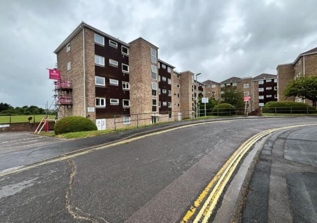 2 bed property, in Flat 9 Milford Court, £105,000