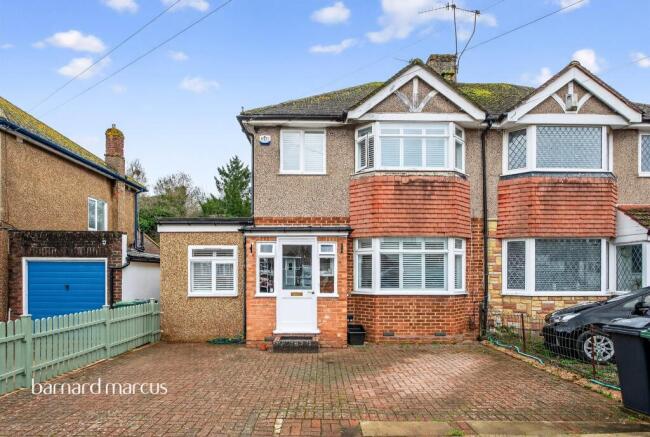 3 bed property, in Wimborne Avenue, £475,000