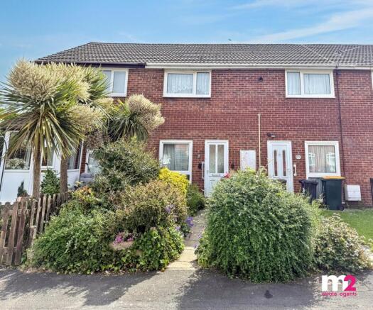 2 bed property, in Winchester Close, £132,500