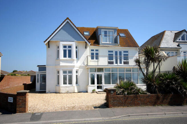 5 bed property, in Hurst Road, £1,550,000