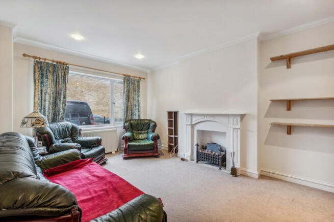 3 bed property, in Garrick Close, £700,000