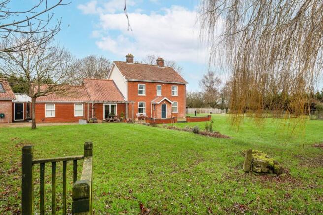 4 bed property, in Silfield Road, £700,000