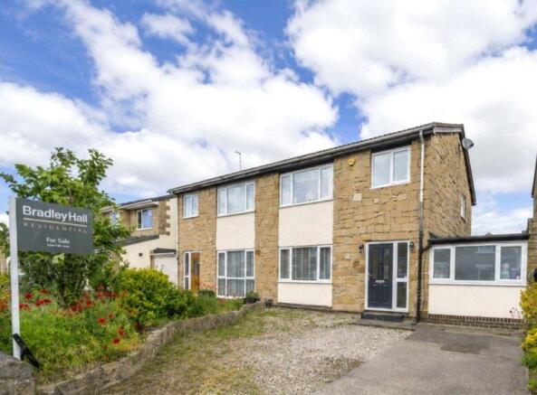 4 bed property, in Whitehall Road, £254,800