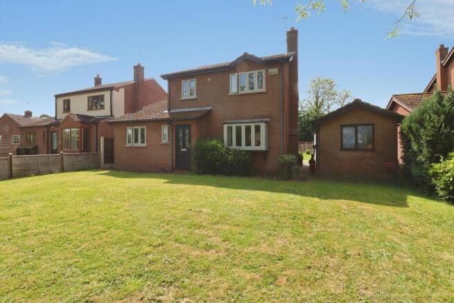 3 bed property, in Church Lodge, £350,000