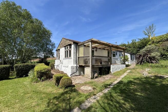 3 bed property, in Burnhams Lane, £750,000