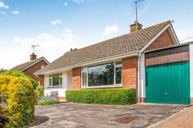 2 bed property, in Burrow Lane, £300,000