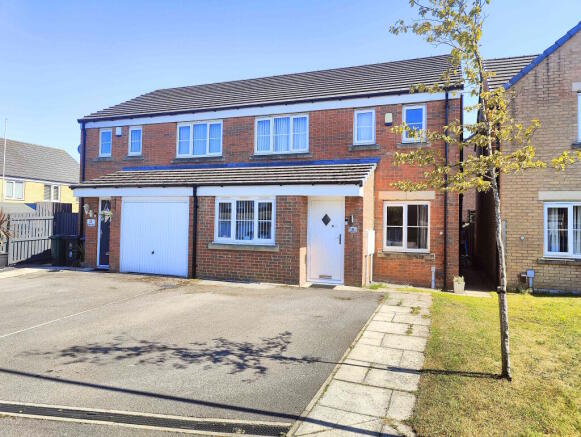 3 bed property, in Northern View, £275,000