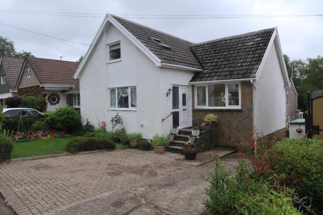3 bed property, in Lon Pennant, £325,000