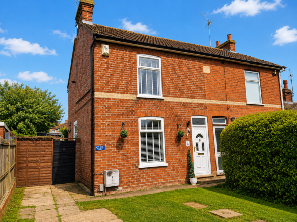 3 bed property, in Henniker Road, £230,000