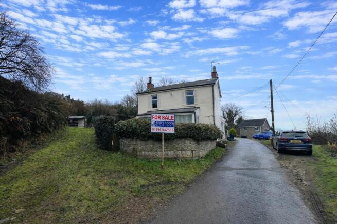 3 bed property, in Lower Ridge Walk, £325,000