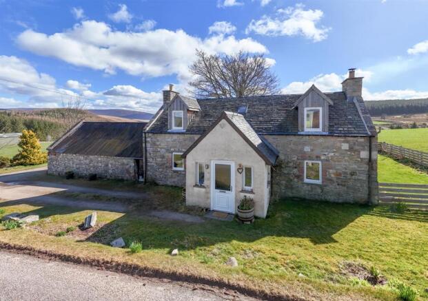 2 bed property, in Highlea, £245,000