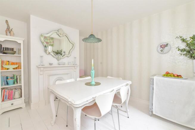 2 bed property, in King Street, £625,000