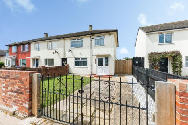 3 bed property, in Carnforth Crescent, £115,000
