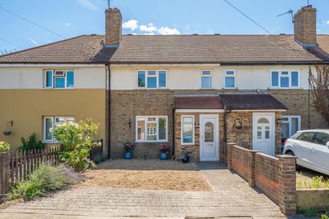 2 bed property, in Howard Road, £450,000