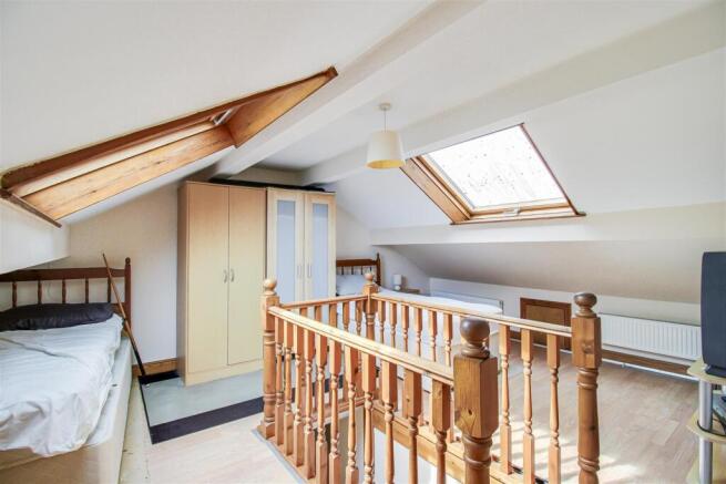 3 bed property, in Green Lane, £140,000