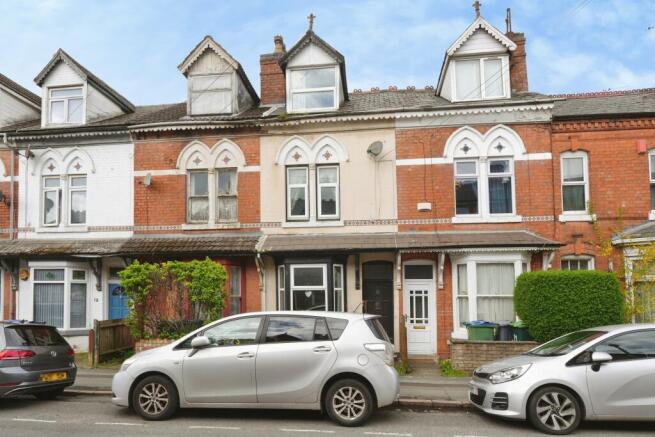3 bed property, in Poplar Road, £240,000