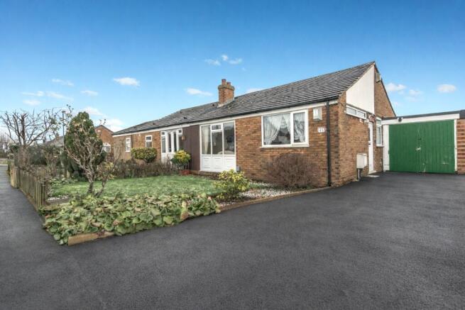 2 bed property, in Fountain Drive, £200,000